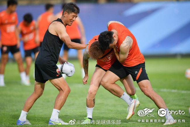 色 亚洲 自拍