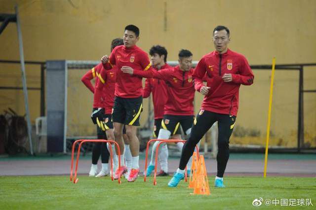 老师含紧一点h边走mp3